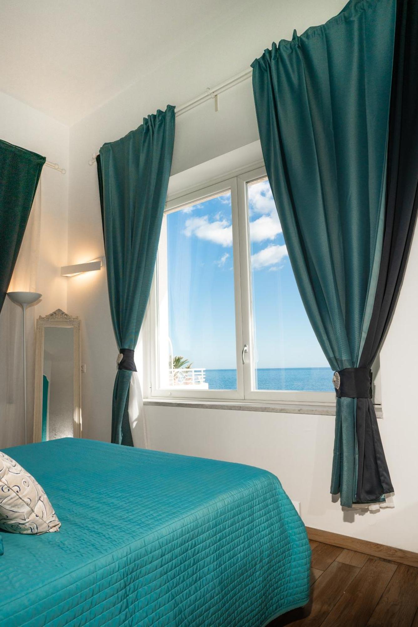Marlove Sea View Сиракуза Екстериор снимка